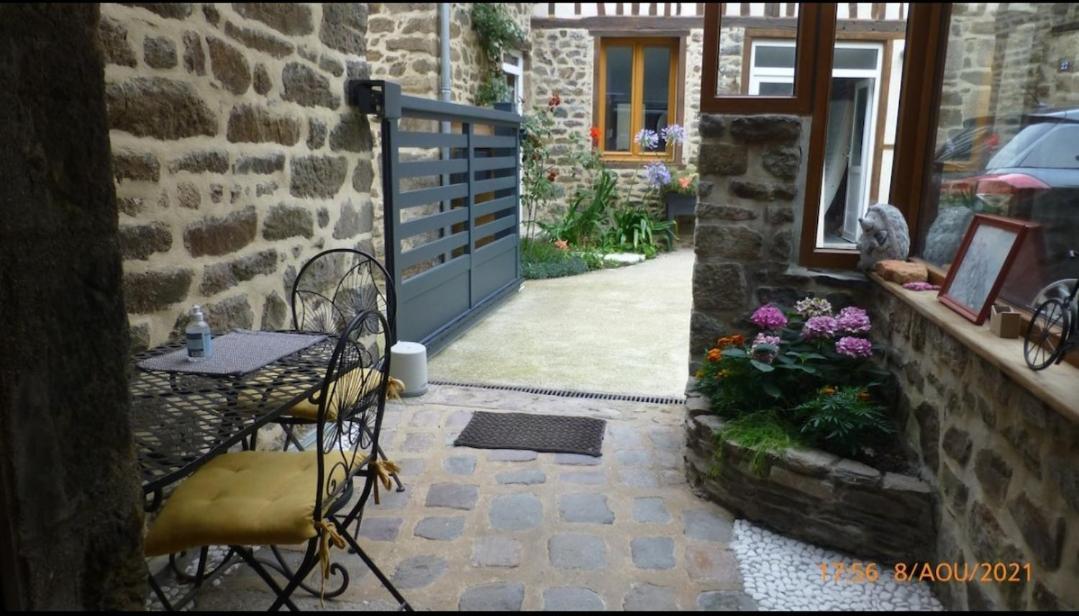Le Logis De La Cour De Bretagne Au Port De Dinan Lanvallay Eksteriør bilde